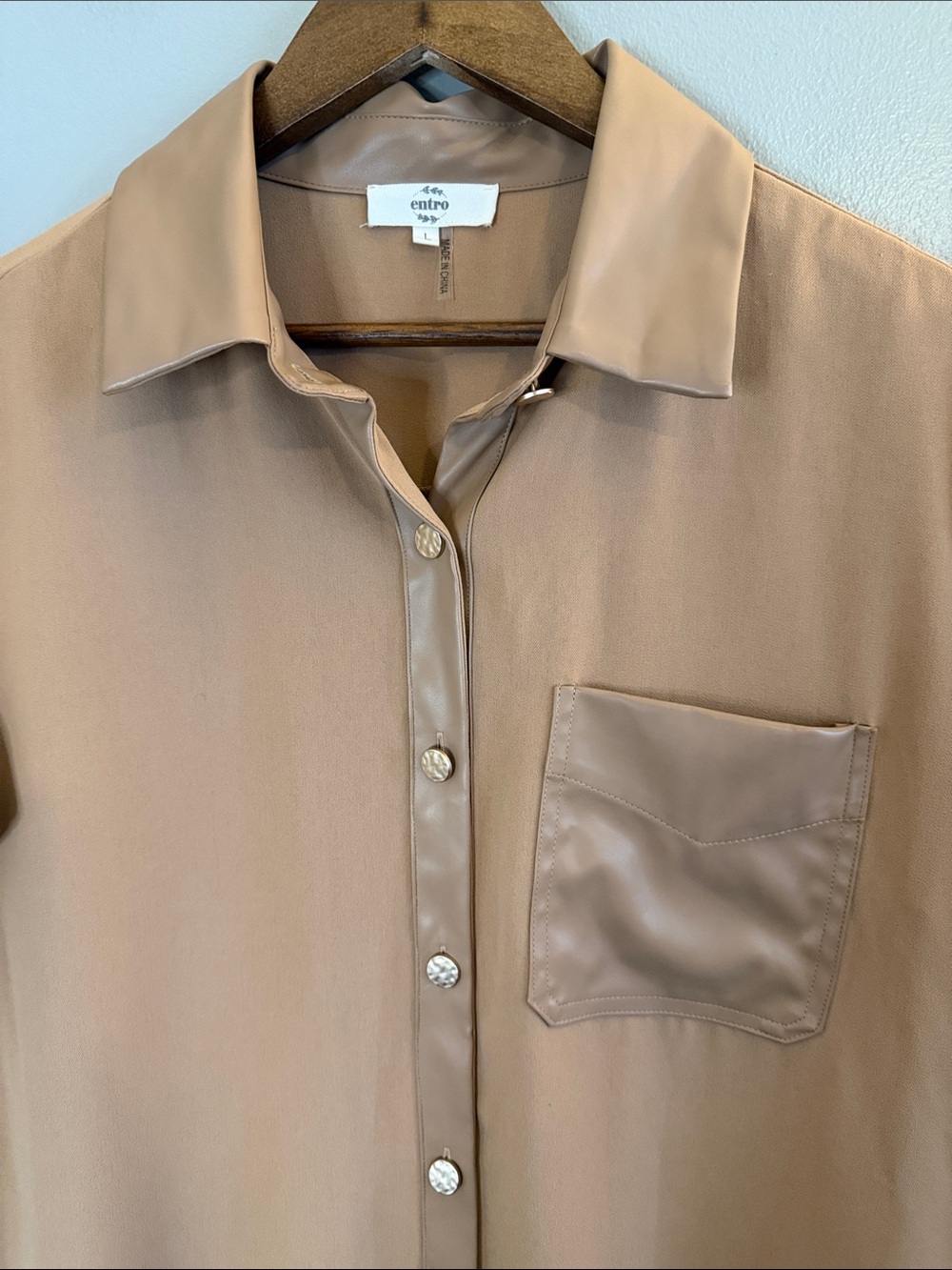 Entro Shirt Dress Large Taupe Faux Leather Trim Button Front Quiet Luxury - Picture 7 of 8